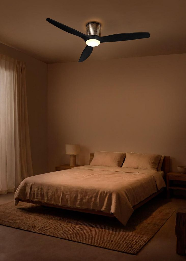 WIND CALM CUSTOM RATTAN - Deckenventilator 40W leise Ø132 cm mit LED-Licht in Körper und Lampe