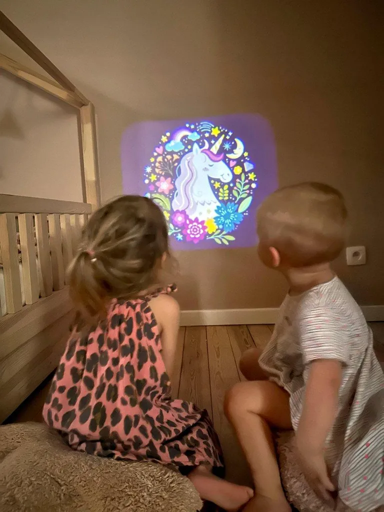 Lampe projecteur LED multicolore licorne Ambo rose à alimentation USB