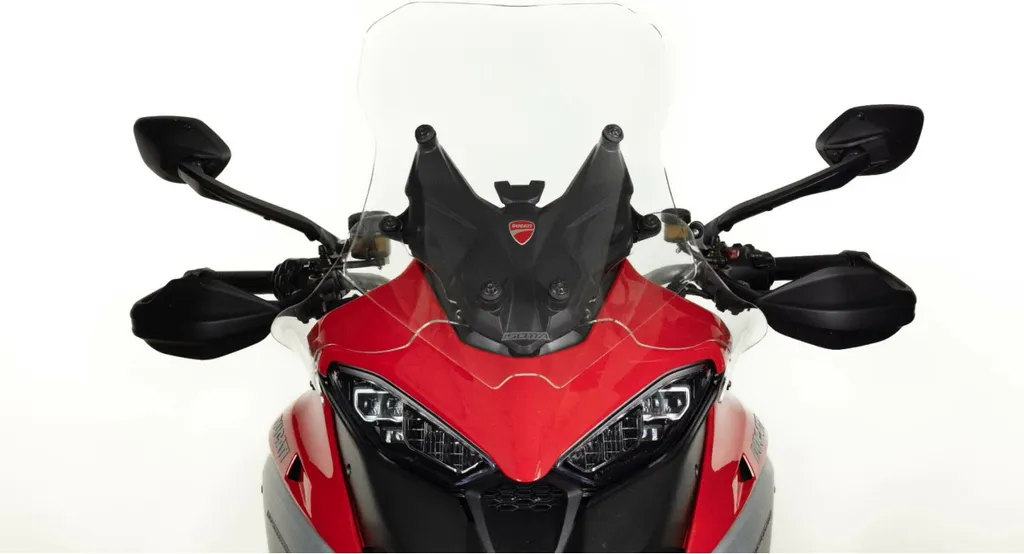 Pare-brise haut Ducati Isotta 570x435mm : Stop aux turbulences d'air