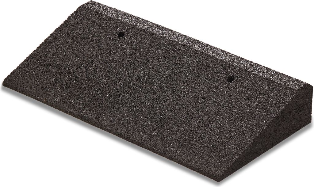bepco Bordsteinkanten-Rampe, Bordsteinrampe – Schwarz, mit eingelagerten Unterlegscheiben zur Befestigung, je 50 cm lang, 8 cm hoch