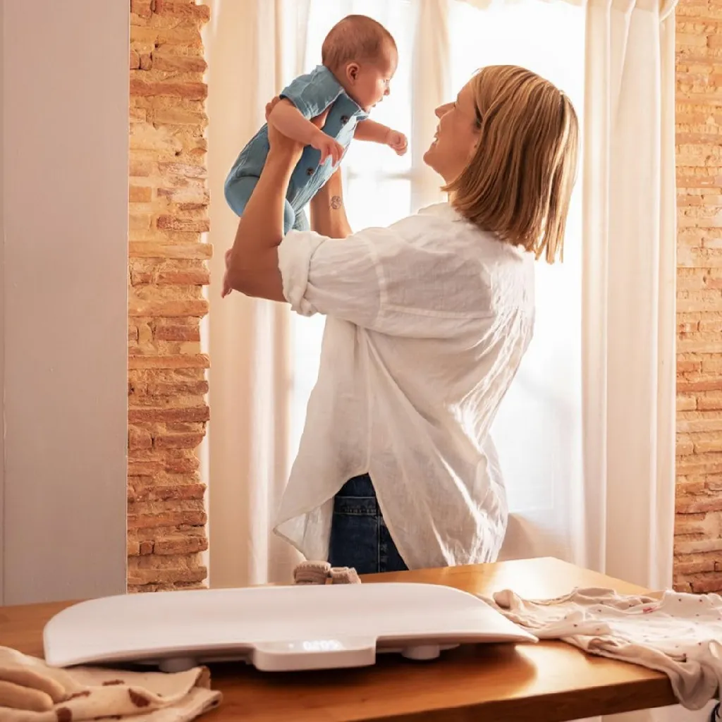 Pèse-bébé stable Cecotec pour peser un nourrisson agité sans erreur - 3
