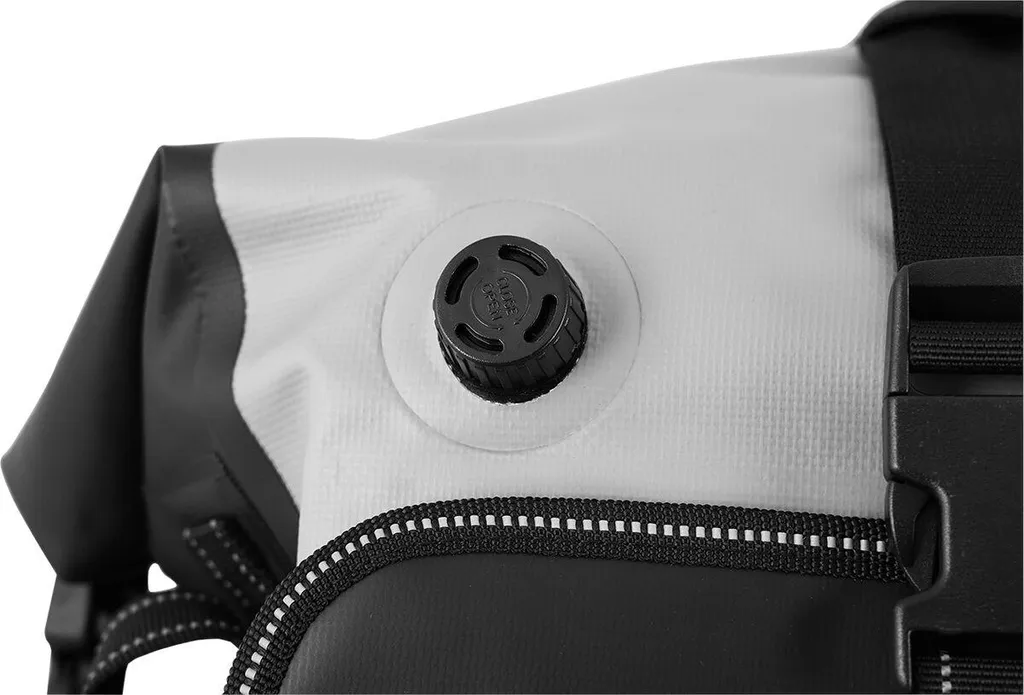 Nelson Rigg Hurricane 30L : Sac à dos avec valve d'air et étanche