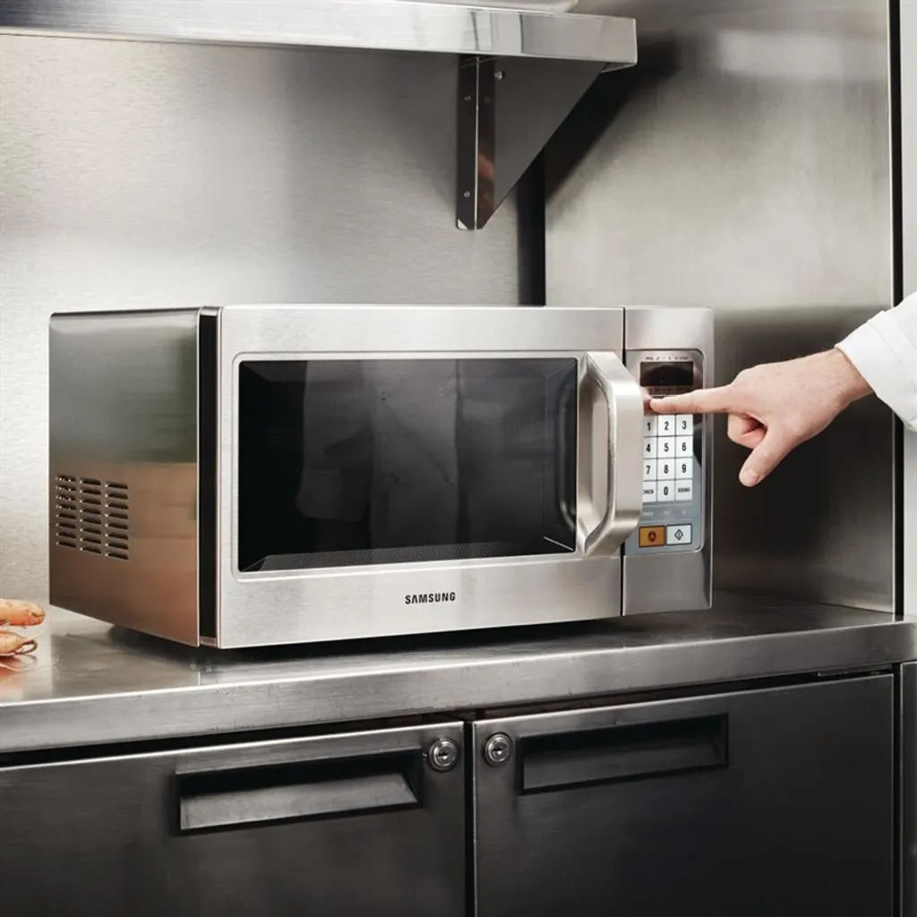 Four micro-ondes professionnel Samsung CM1089 - Inox et Programmable - 2