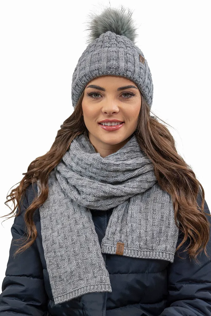 Set Bonnet Écharpe Gris Clair pour le Froid - Accessoire Hiver Quotidien