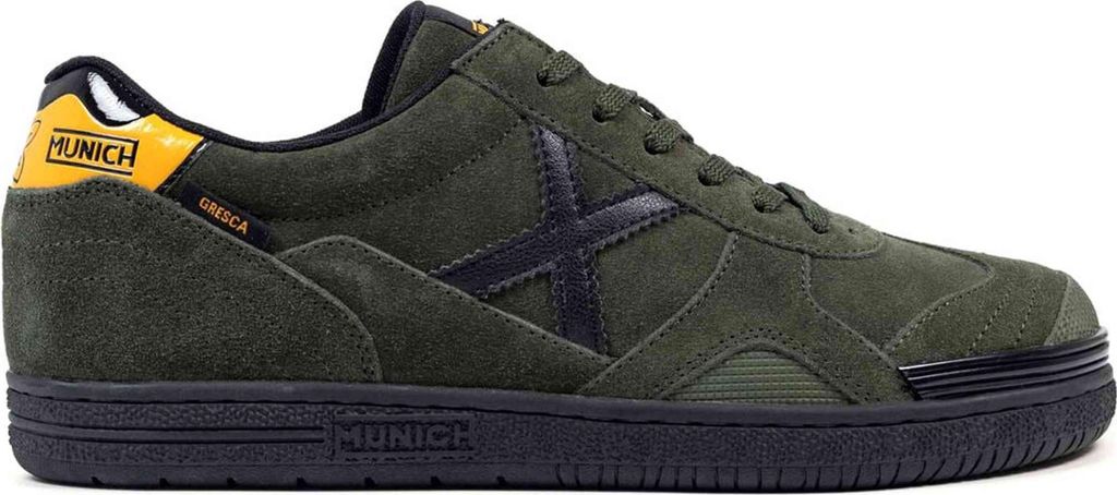 Munich Futsal Boots 3000324 in Green color size 44