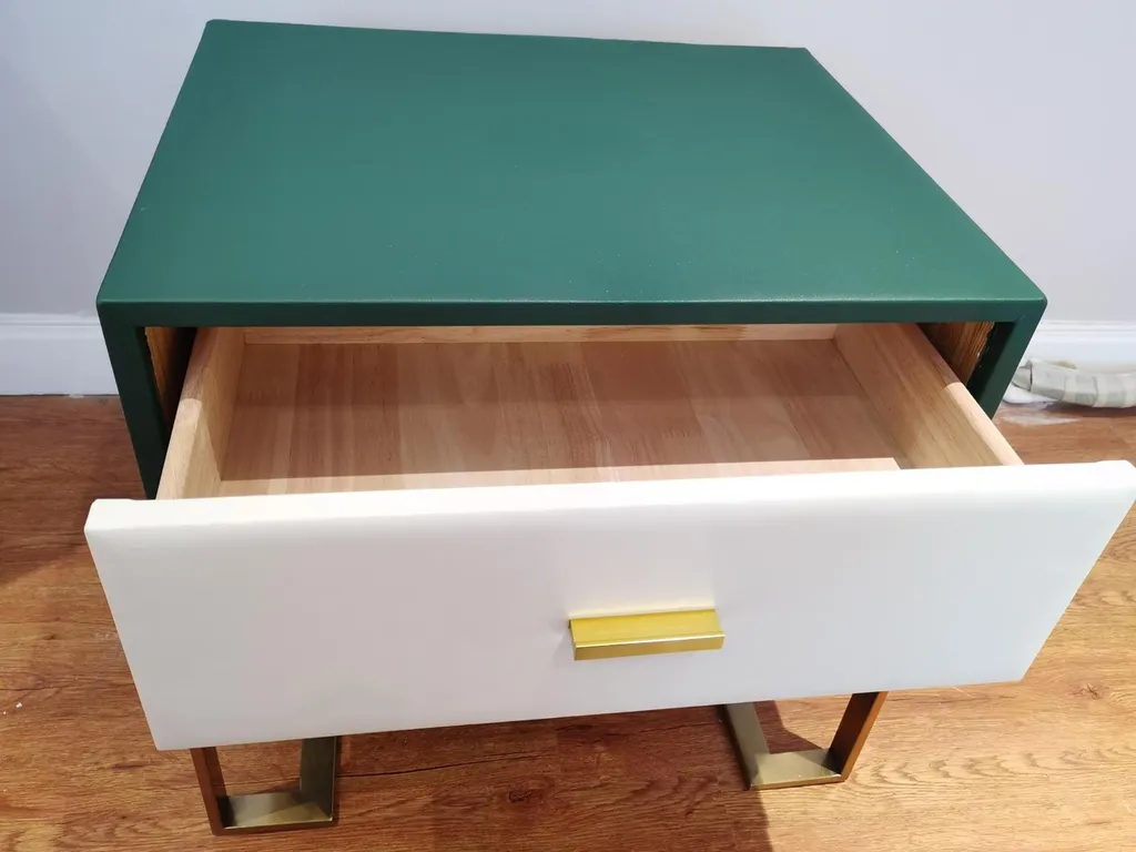 Table de chevet console moderne en métal effet miroir pour la chambre