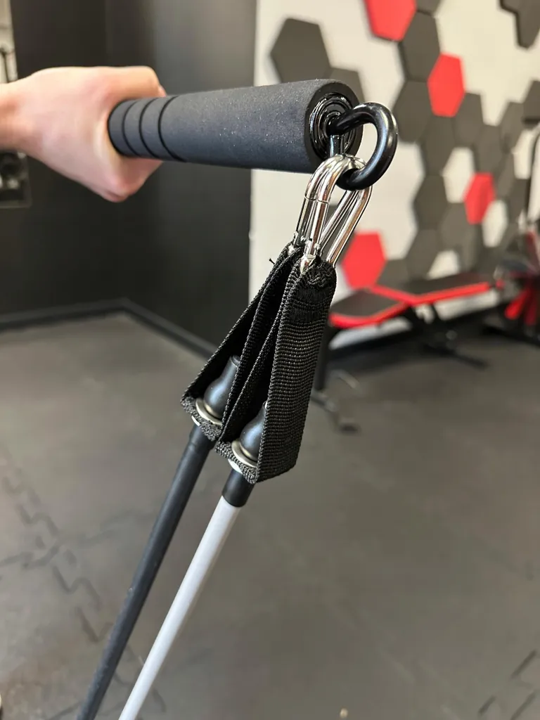 Barre de traction robuste avec bandes élastiques de musculation