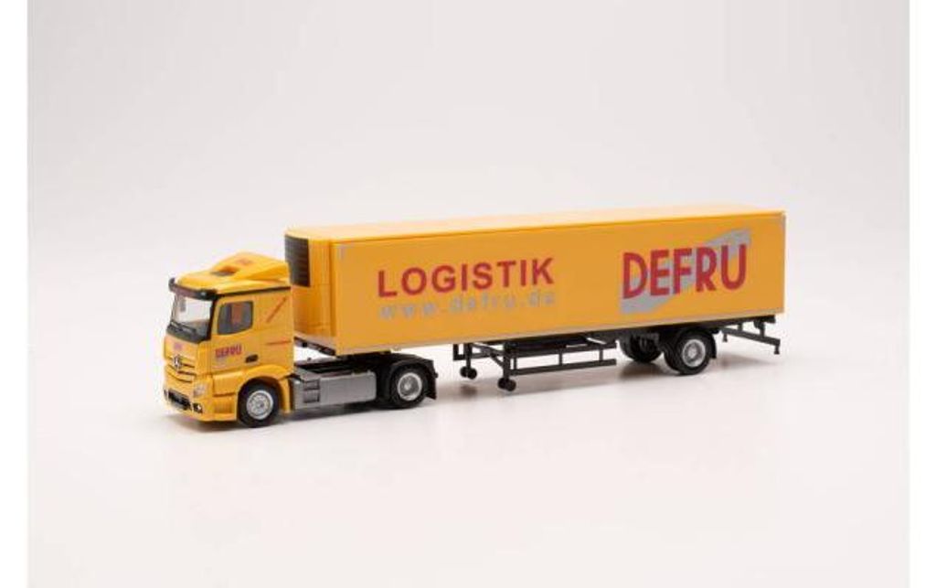 Herpa 952934 - 1/87 MB Actros ́18 Classicspace Kühlkoffer-Sattelzug "DEFRU"