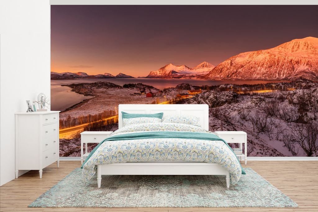 MuchoWow Fototapete für Wohnzimmer oder Schlafzimmer Wandtapete Vinyl Motivtapete Arktischer Sonnenuntergang über Kvaloya - 430x240 cm - Gemustert