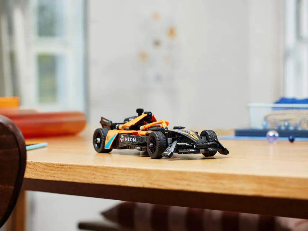 Voiture de Course McLaren Formula E LEGO Technic 42169 à Construire - 10