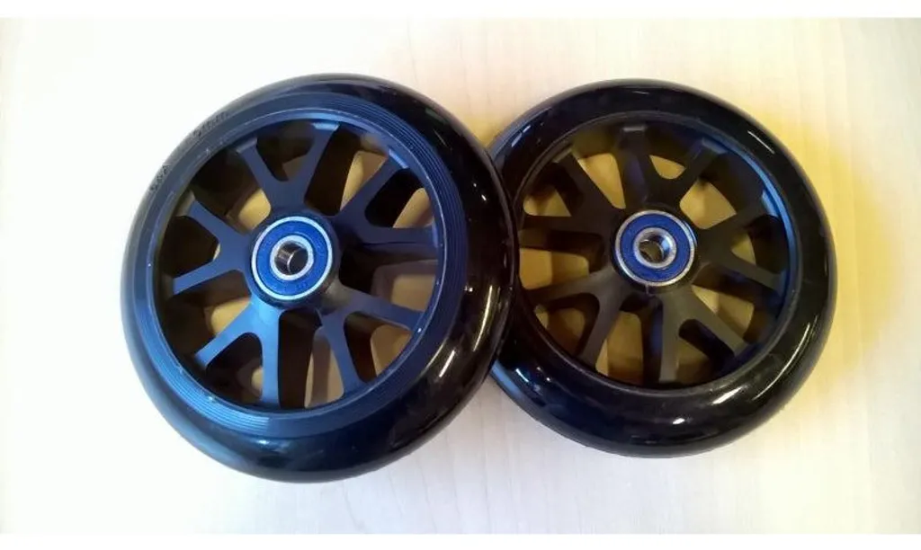 Jeu de roues JD Bug 110mm noir 119y pour trottinette freestyle durable