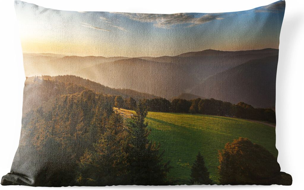 MuchoWow Outdoor Kissen - Blick über den dicht bewaldeten Schwarzwald in Deutschland - 60x40 cm - Wetterfest - Lounge Kissen - Zierkissen - Kiss...