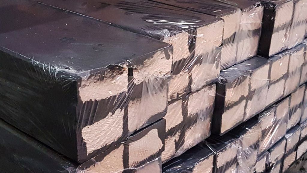 Unterkonstruktion Nero/ Latten Fichte 40x60mm, Länge 5,00m, egalisiert, schwarz