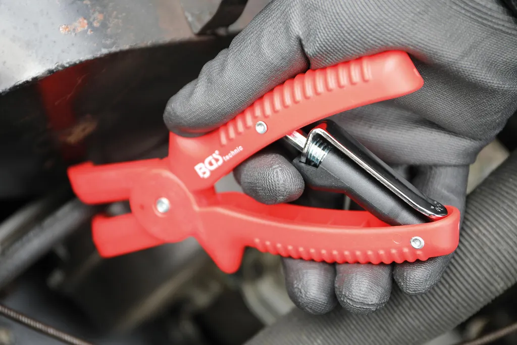 Pinza Stringitubo BGS 9274: L'accessorio Indispensabile per il Garage - 3