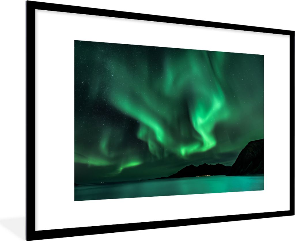 MuchoWow MuchoWow Gerahmtes Poster Nordlichter - Wasser - Norwegen 90x60 cm - Poster mit zchwarzem Bilderrahmen - Wanddekoration - Fotos