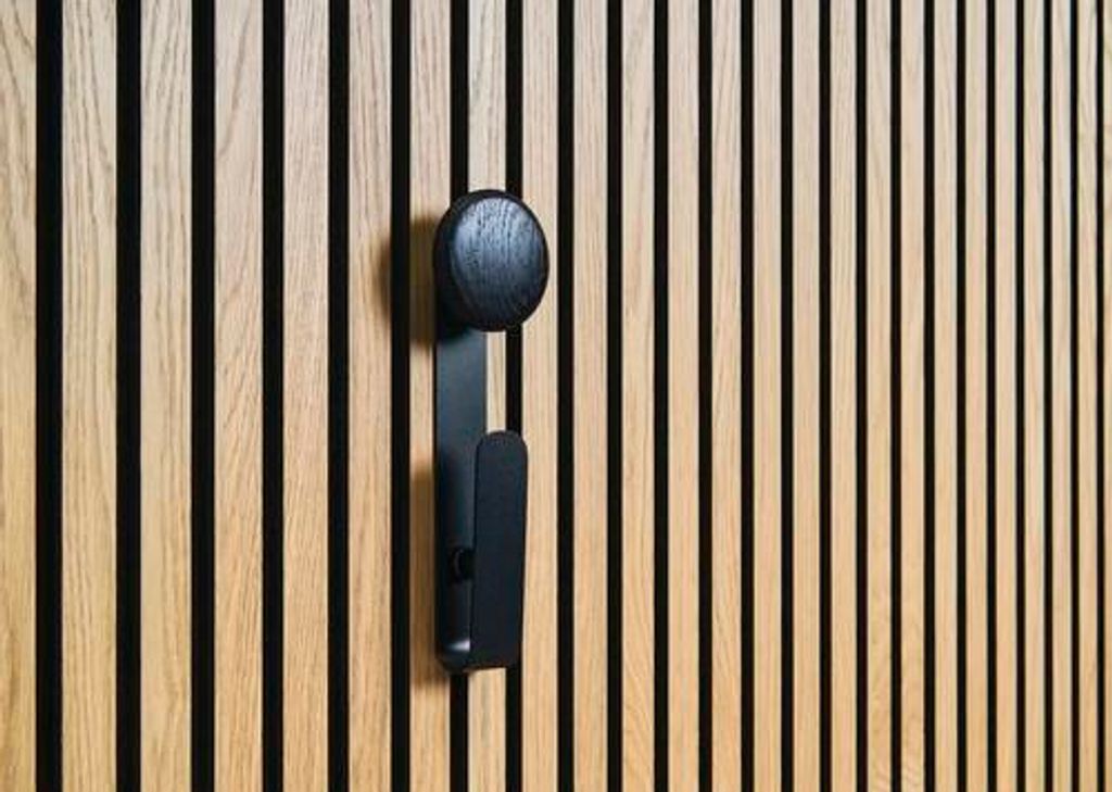 Sonava Function Haken schwarz pulverbeschichtet mit Holzkopf schwarz Large inkl. Fixierung