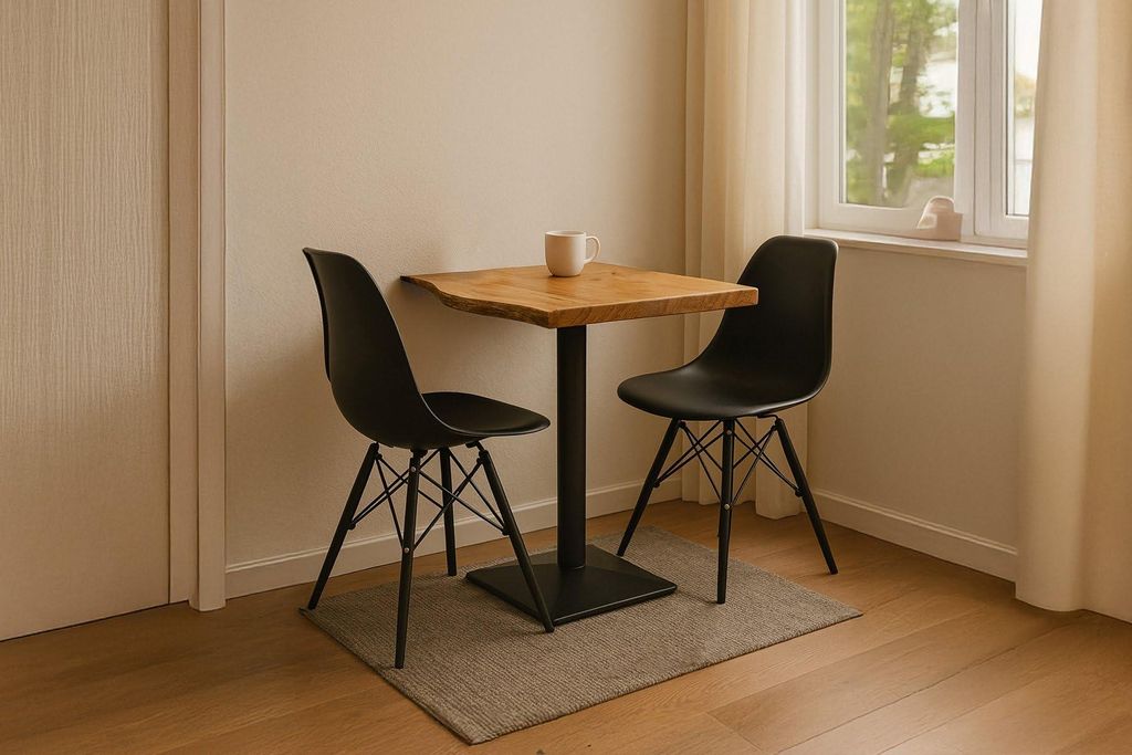 Bistrotisch Iris, Akazienholz massiv + naturfarben, echte Baumkante, Baumkantentisch mit Stempelfuß aus Eisen schwarz, Säulentisch/Esstisch 60x60 cm