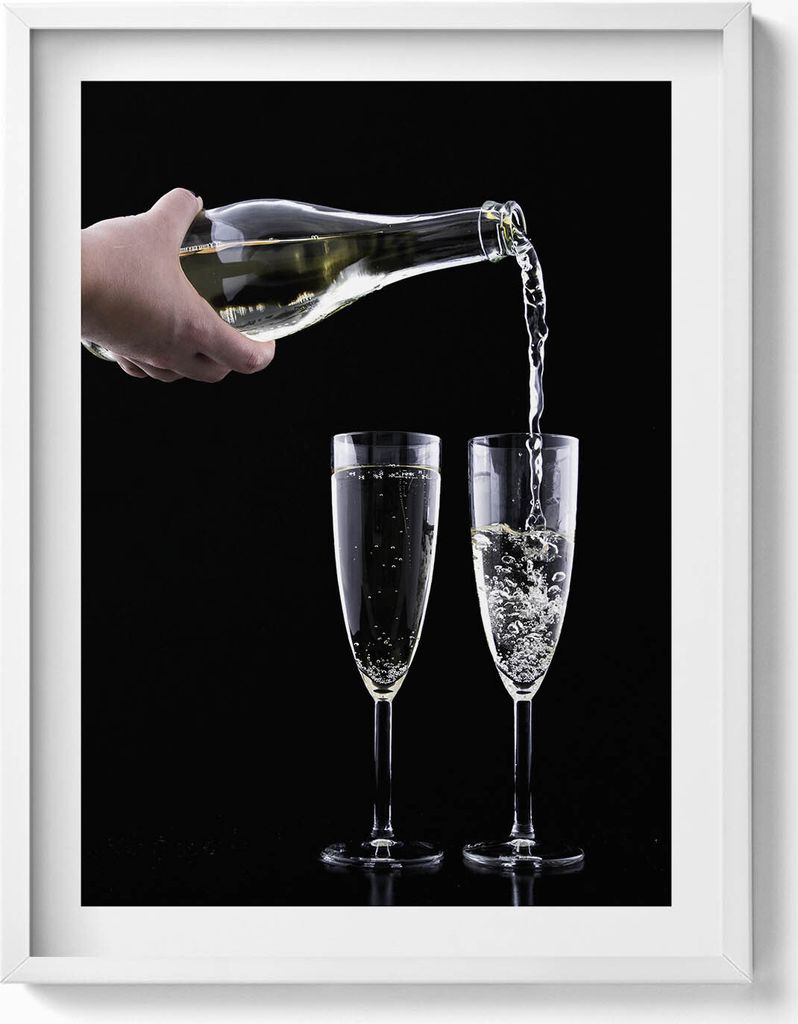 Zwei Gläser und Champagner– Wandbild mit Rahmen – Gerahmtes Bild – Wanddekoration – 60x80 cm – Weiß Rahmen