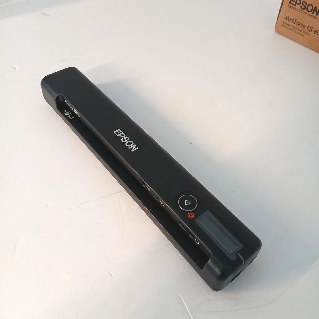 Scanner Portable A4 Epson ES-60W Wi-Fi - Numériseur de Documents Compact - 20