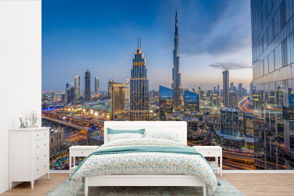 MuchoWow Fototapete für Wohnzimmer oder Schlafzimmer Wandtapete Vinyl Motivtapete Das Stadtbild von Dubai mit dem Burj Khalifa in der Abenddämm...