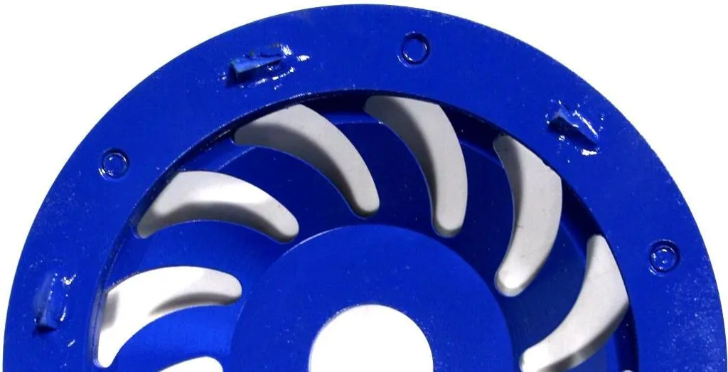 Disque de surfaçage diamant PKD 180 mm à segmentation pointue robuste