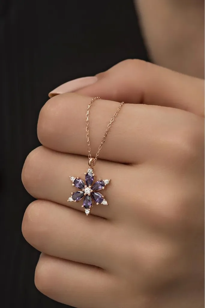 Collier fleur pour femme en argent et or rose avec pierre violette chic