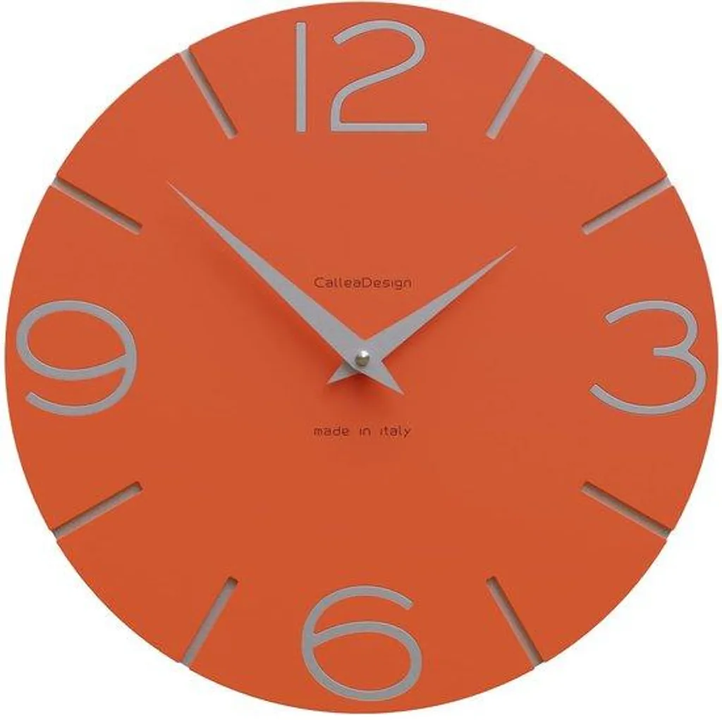 Horloge murale design alu orange pour décorer un mur vide