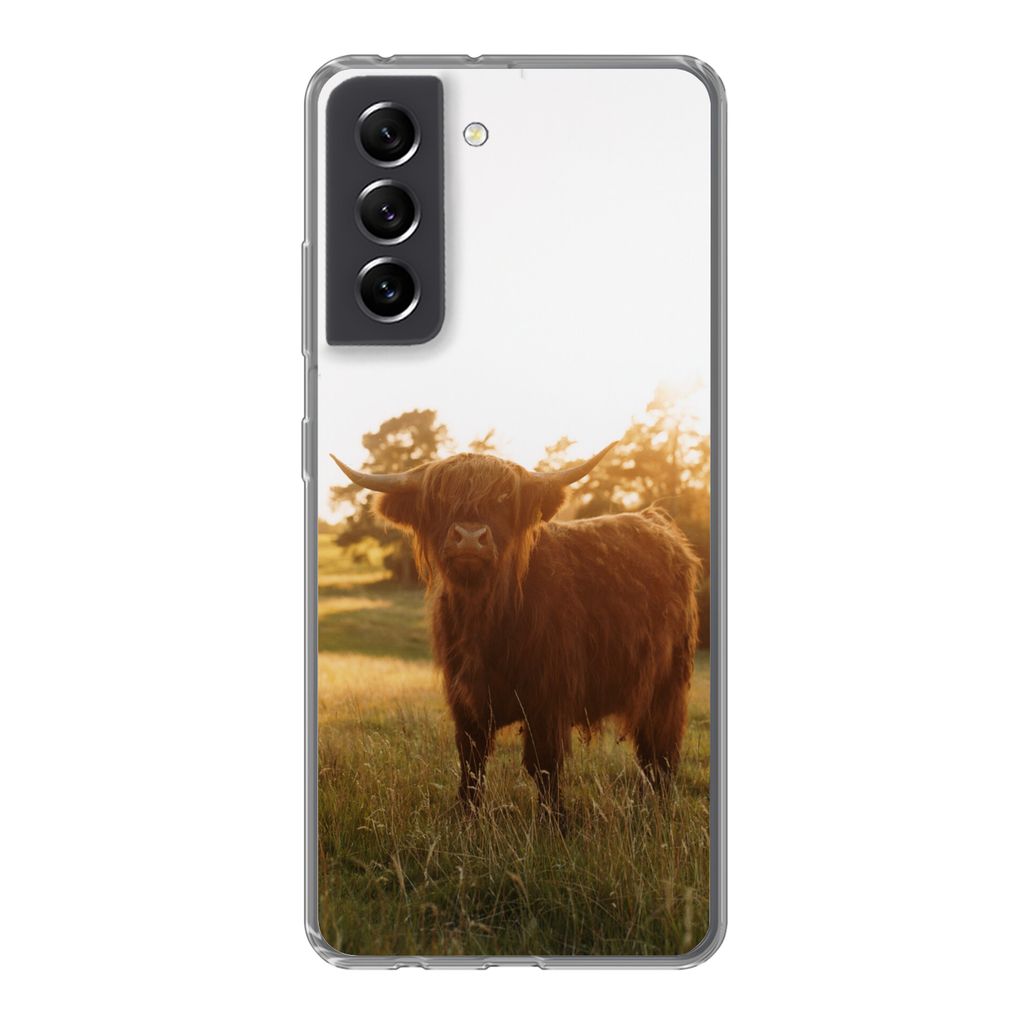 MuchoWow Handyhülle Schutzhülle Hülle für Samsung Galaxy S21 FE Schottischer Hochländer - Gras - Sonne Silikon Softcase Handy Hülle - Mobil...