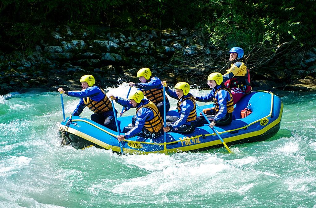 Jochen Schweizer Isar-Rafting für Einsteiger; Erlebnis verschenken oder selbst erleben; Gutschein gültig für 1 Person Gruppengröße: max. 20 P...