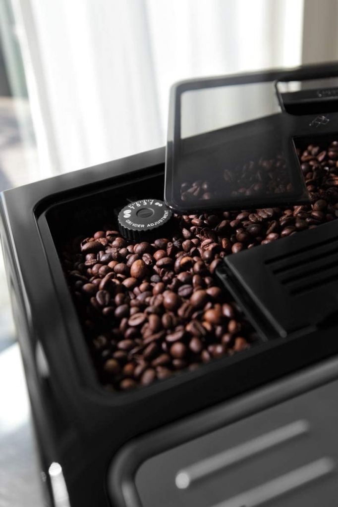 Plnoautomatický kávovar DeLonghi ECAM 44.660.B nádržka na Obrázok produktu 7