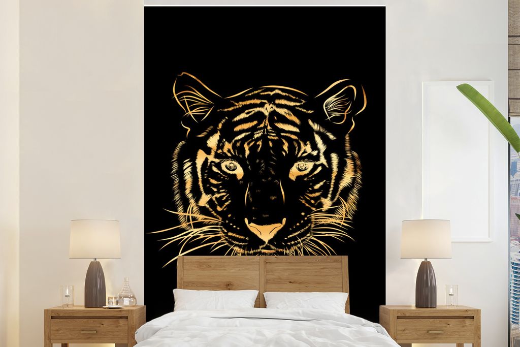 MuchoWow Fototapete für Wohnzimmer oder Schlafzimmer Wandtapete Vinyl Motivtapete Tiger - Gold - Figur - 155x240 cm - Tapete