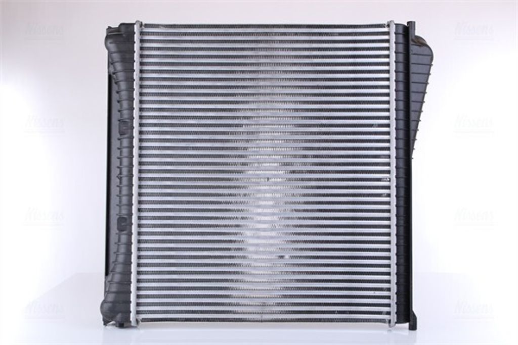 NISSENS 96136 Ladeluftkühler LLK für LAND ROVER Range Rover III (L322) Turbo Intercooler