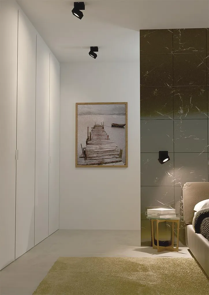 Plafonnier LED orientable Rubyc 14W blanc mat pour intérieur moderne