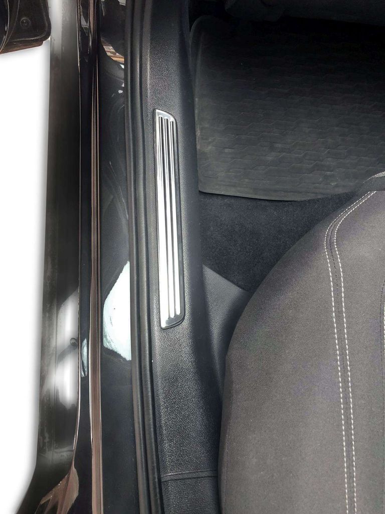 Finiture interne alle soglie delle porte in acciaio inox Immagine del prodotto 