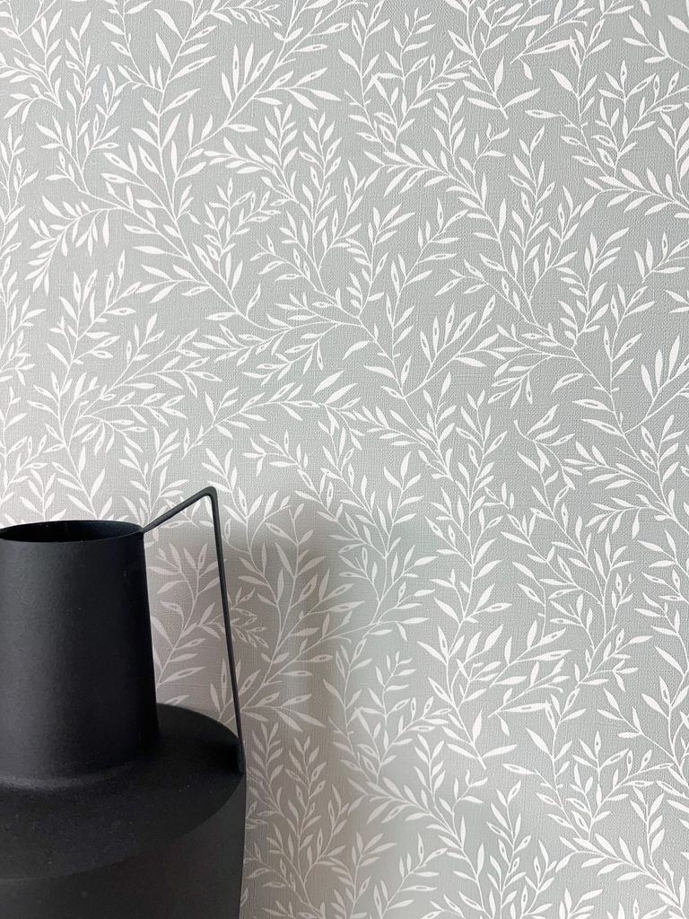 NEWROOM Tapete Grau Vliestapete Zweige - Vintage Floral Weiß Blätter Blumentapete Romantisch Blättermuster
