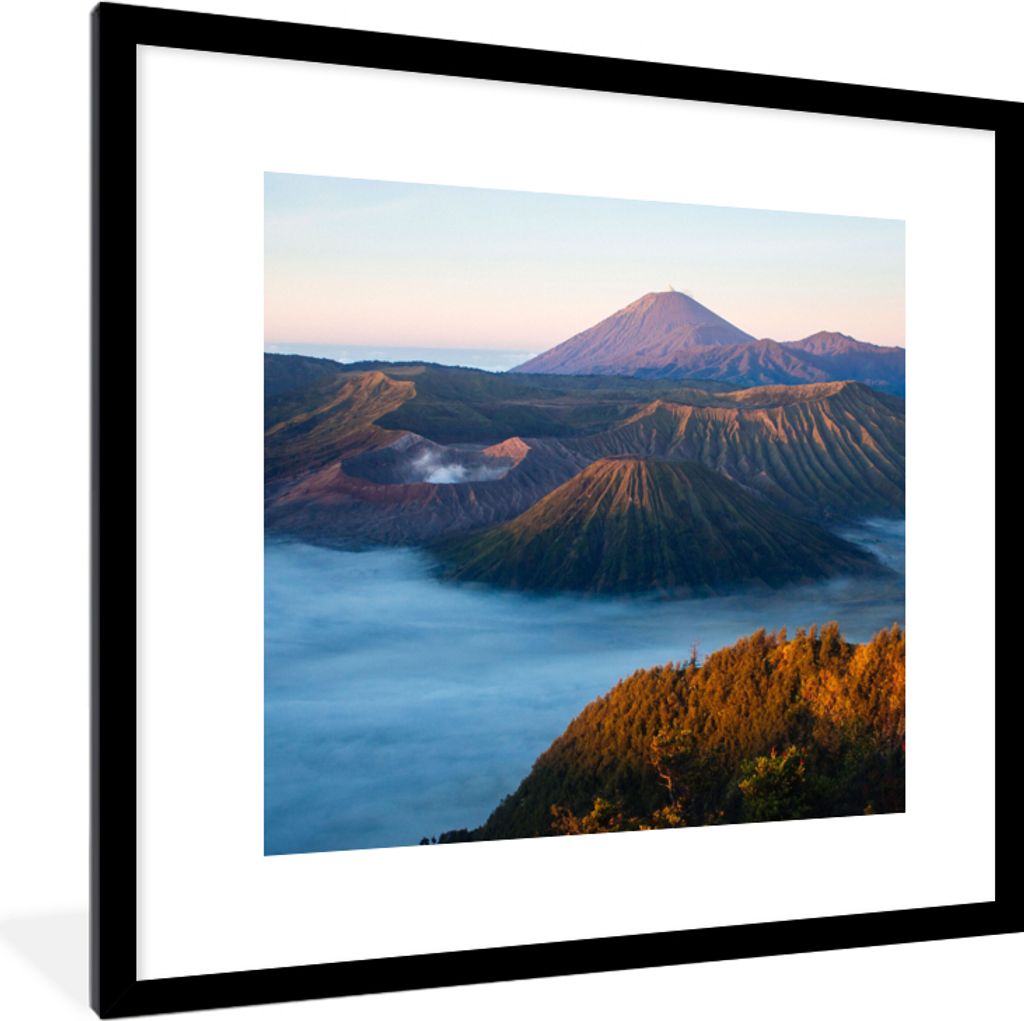 MuchoWow Gerahmtes Poster Vulkan - Natur - Nebel 40x40 cm - Poster mit Schwarzem Bilderrahmen Wandposter Rahmen Foto Bilder - Poster - Plakat im ...