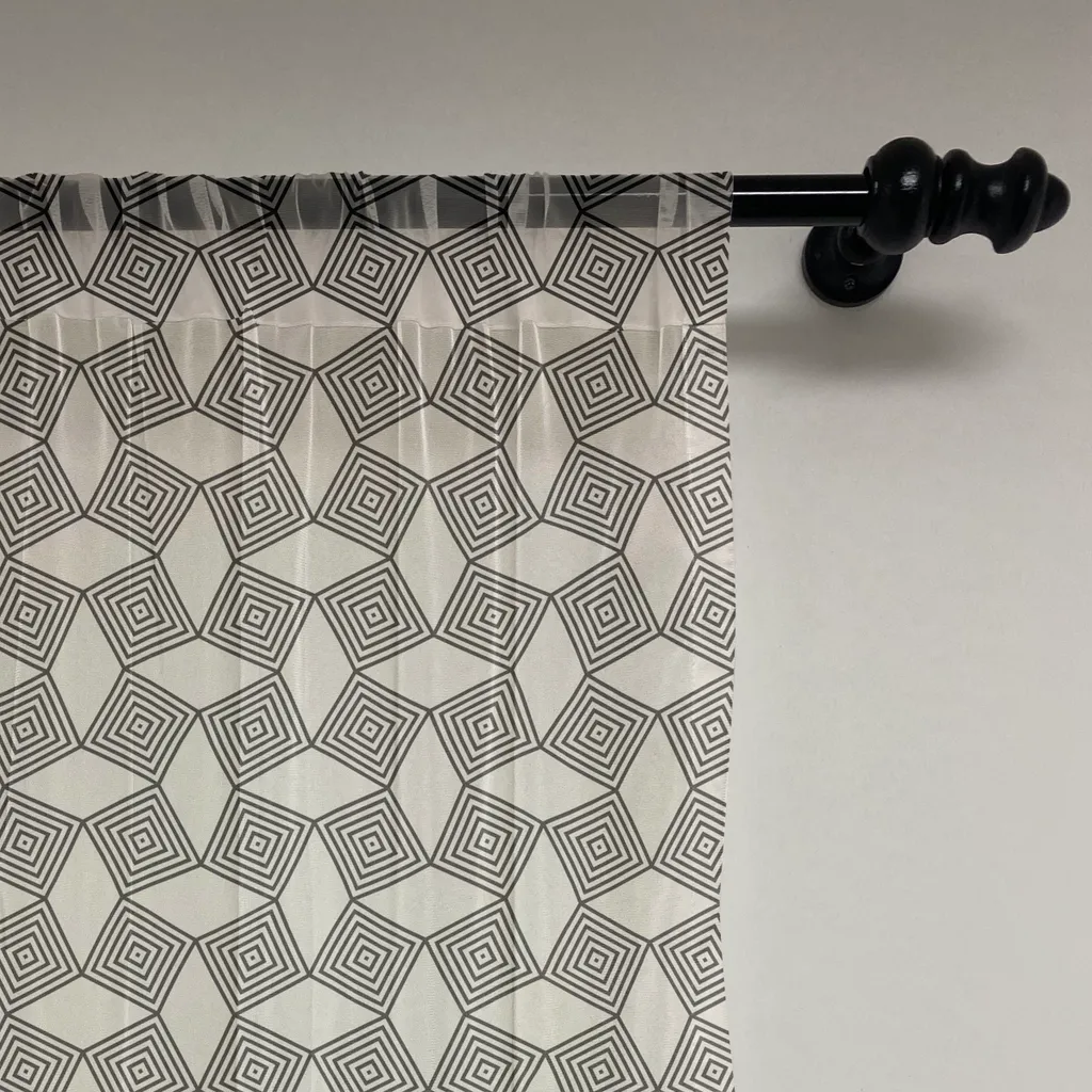 ABAKUHAUS Arazzo minimalista, Modern Fashion Geometric Squares con strisce interne Arte astratta simmetrica, Arazzo in raso setoso per soggiorno e camera da letto, 135 cm x 274 cm, color guscio d'uovo e nero - 2