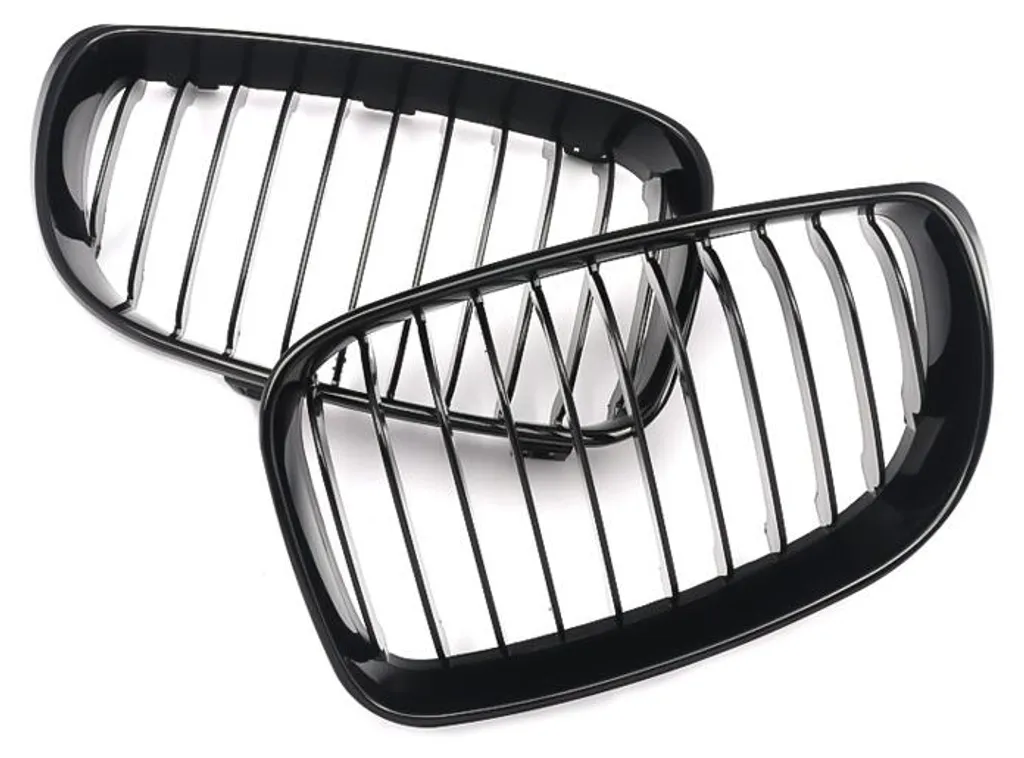 Calandre de radiateur finition gloss noir pour compacte de luxe élégante