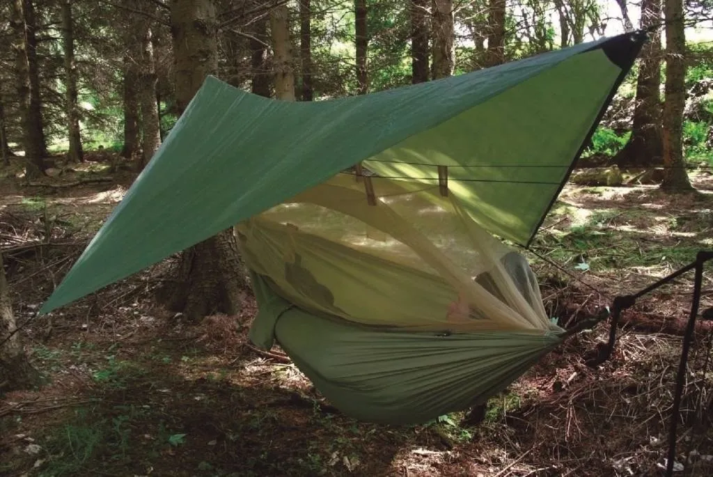 Hamac nomade léger avec toit imperméable pour camping sauvage et forêt