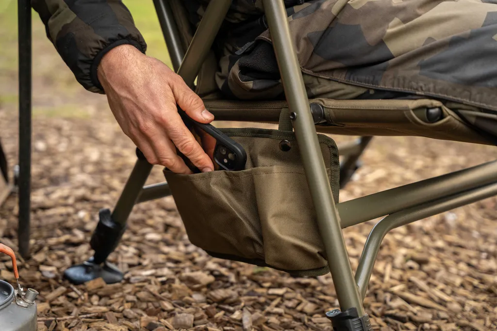 Fauteuil Avid Revolve X : Siège Pivotant Robuste pour la Carpe - 3