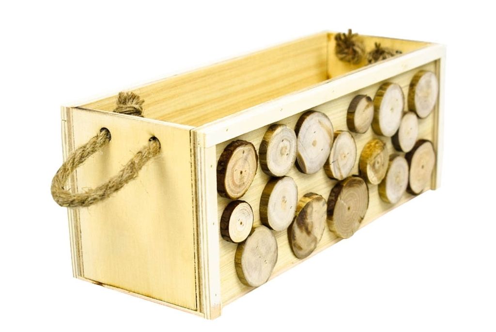 Blumenkasten aus Holz mit Seilgriff