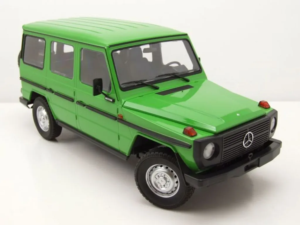 Mercedes-Benz Classe G Modèle Long 1980 Minichamps 1:18 en Métal Argent - 8