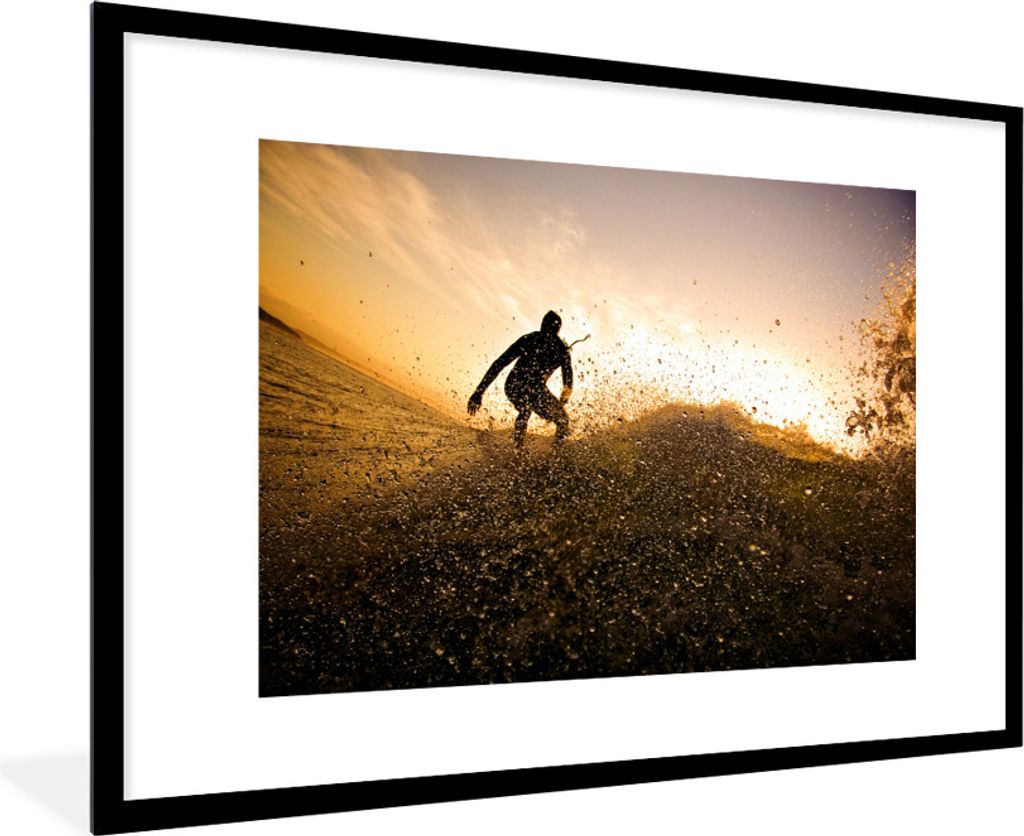 MuchoWow Gerahmtes Poster Surfer-Silhouette 90x60 cm - Poster mit Schwarzem Bilderrahmen Wandposter Rahmen Foto Bilder - Wanddekoration - Fotos