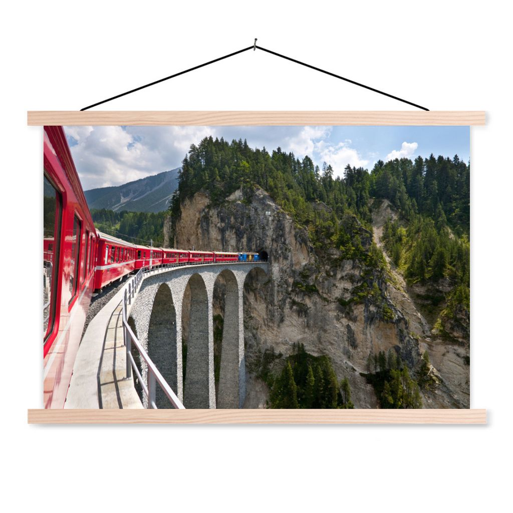 MuchoWow Textilposter Ein rot gefärbter Zug in den Bergen 120x80 cm mit holzfarbenen Rahmen - Aufhängeset