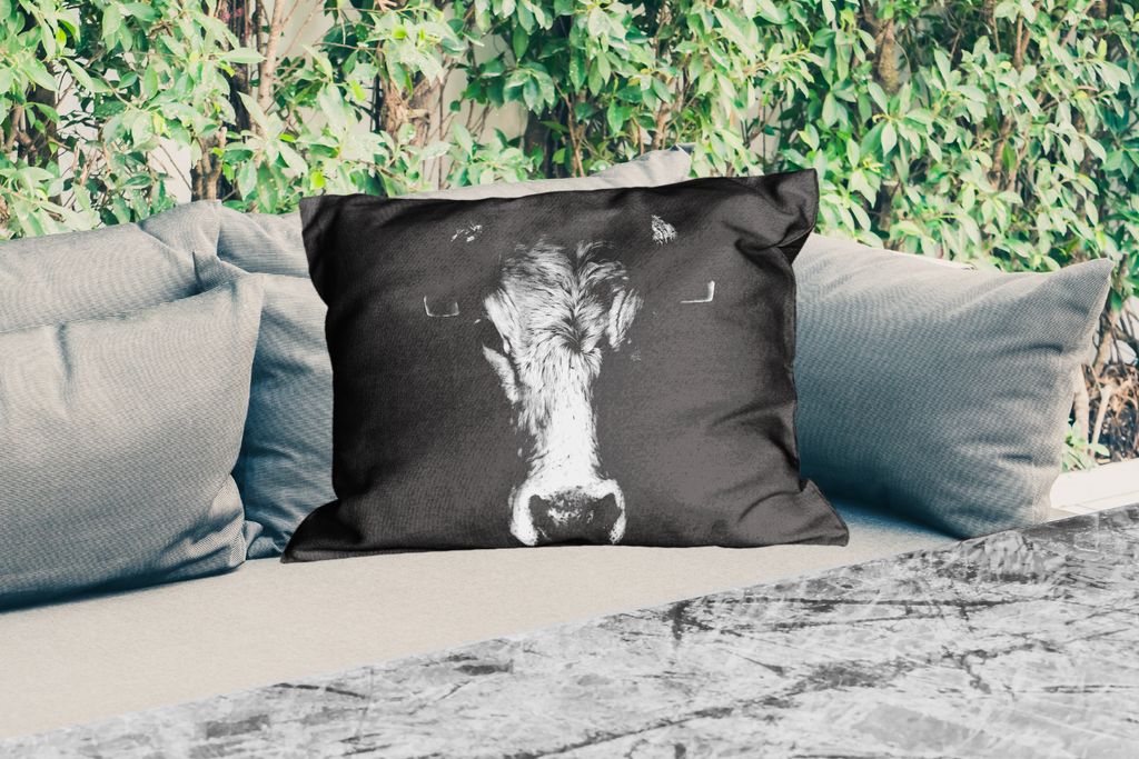 MuchoWow Outdoor Kissen - Tiere - Kuh - Schwarz - Weiß - Kuhkopf - 60x40 cm - Wetterfest - Lounge Kissen - Zierkissen - Kissen für Innenräume