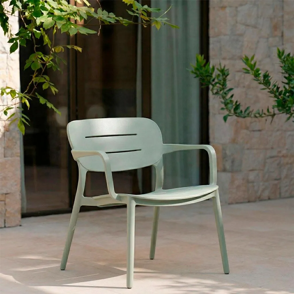 Salon de jardin Dora : 2 fauteuils empilables et table polypropylène - 4