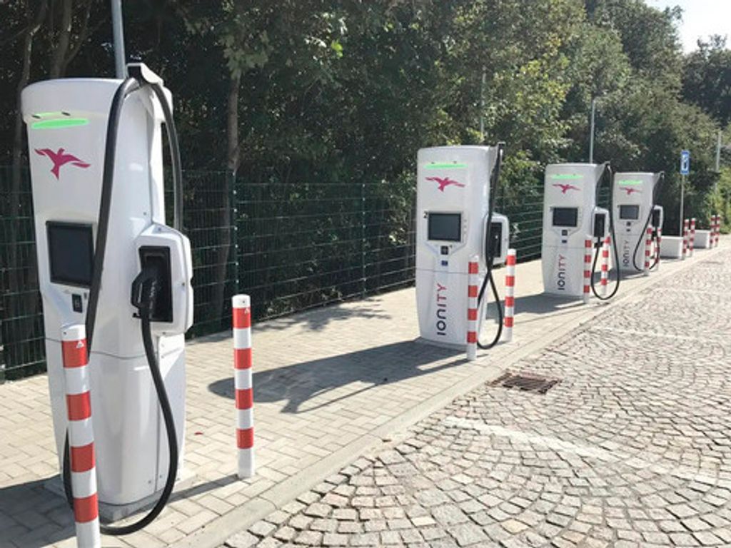 Absperrpfosten Stahlrohr Ø 89 mm x 2,9 mm ortsfest für Dübelbefestigung mit 2 Ösen weiß-rot H = 1300 mm