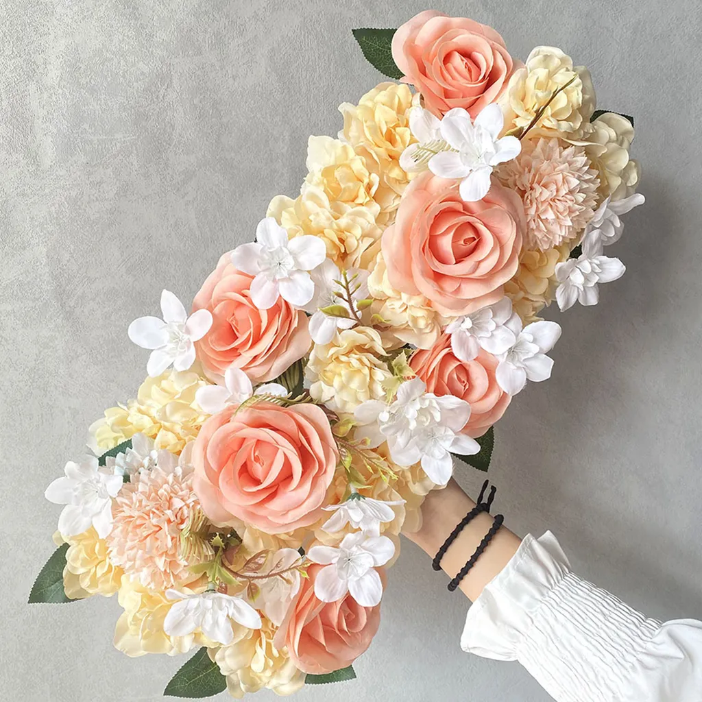 Fleurs de mariage artificielles effet réel pour décoration de buffet