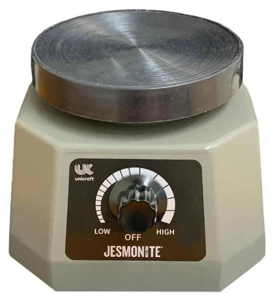 Table de dégazage Jesmonite pour réussir vos moulages sans bulles