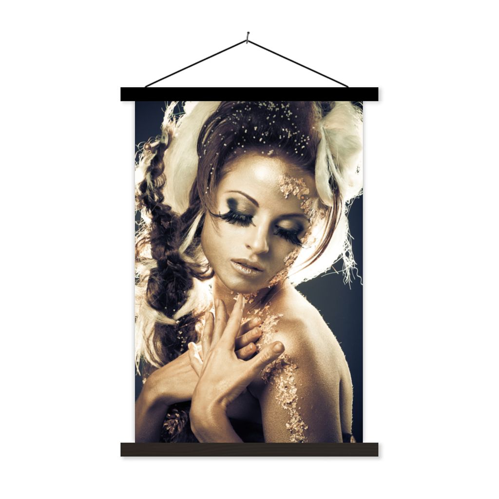 MuchoWow Textilposter Frau - Gold - Haar 60x90 cm mit schwarzem Rahmen - Poster Wohnzimmer
